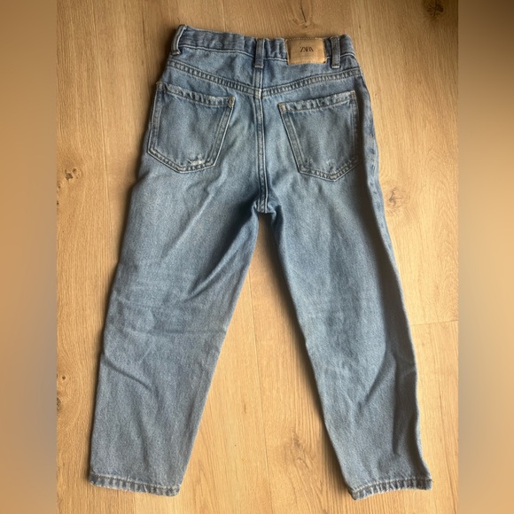 Zara MOM FIT JEANS- size 7 - Picture 3 of 3